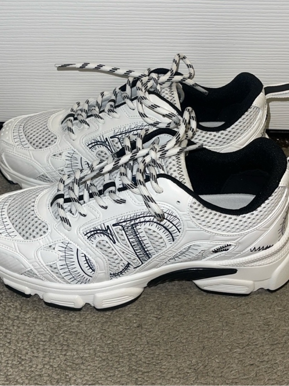 Dior Chrono Sneaker - Picture 5 of 8